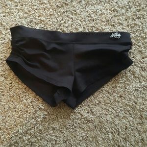 Mika Yoga shorts